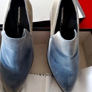 Intentionally blank booties